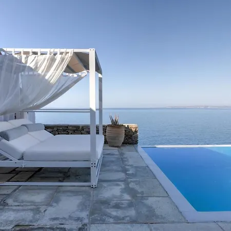 Waterfront With A Swimming Pool, Sea View And Direct Access To The Sea Villa