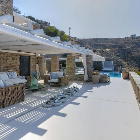 Waterfront With A Swimming Pool, Sea View And Direct Access To The Sea *