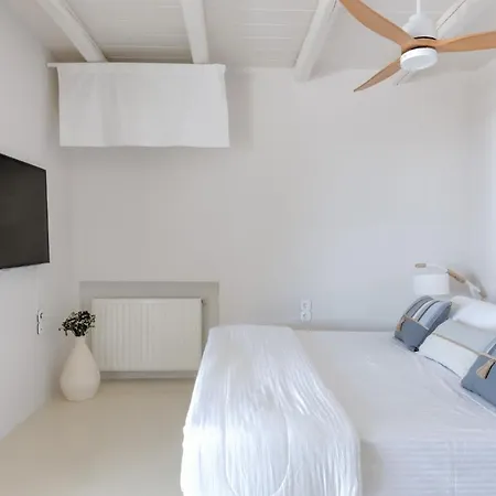 Waterfront With A Swimming Pool, Sea View And Direct Access To The Sea Melissaki