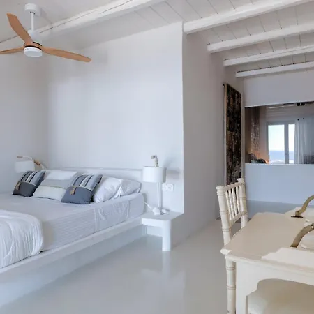 Waterfront With A Swimming Pool, Sea View And Direct Access To The Sea *