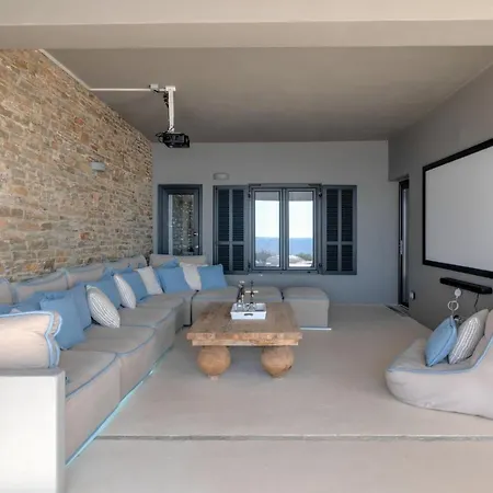 Villa Waterfront With A Swimming Pool, Sea View And Direct Access To The Sea Melissaki