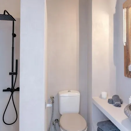 Waterfront With A Swimming Pool, Sea View And Direct Access To The Sea Villa *