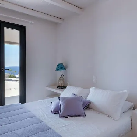 Waterfront With A Swimming Pool, Sea View And Direct Access To The Sea