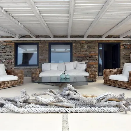 Villa Waterfront With A Swimming Pool, Sea View And Direct Access To The Sea Melissaki