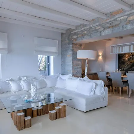 Waterfront With A Swimming Pool, Sea View And Direct Access To The Sea Villa