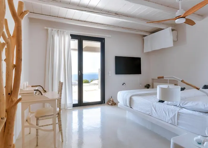 Waterfront With A Swimming Pool, Sea View And Direct Access To The Sea *