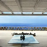 Waterfront With A Swimming Pool, Sea View And Direct Access To The Sea 빌라 Melissaki