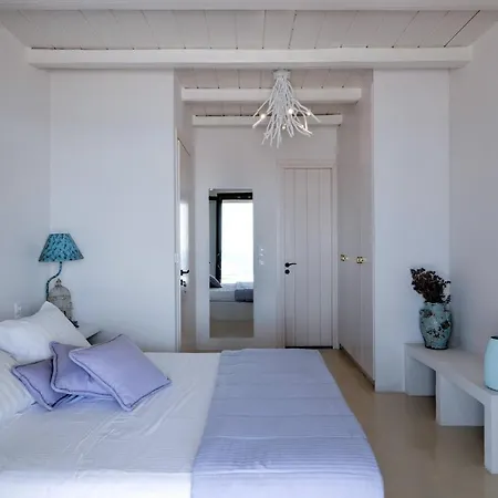 Villa Waterfront With A Swimming Pool, Sea View And Direct Access To The Sea Melissaki
