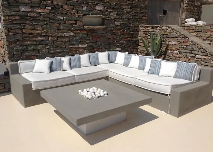 Waterfront With A Swimming Pool, Sea View And Direct Access To The Sea Villa